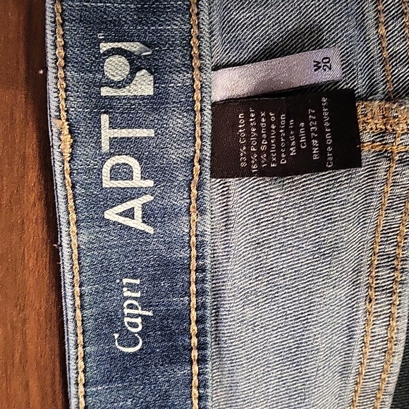 Apt. 9 Capris with Embellished Pockets, size 20W, EUC! - Picture 3 of 7